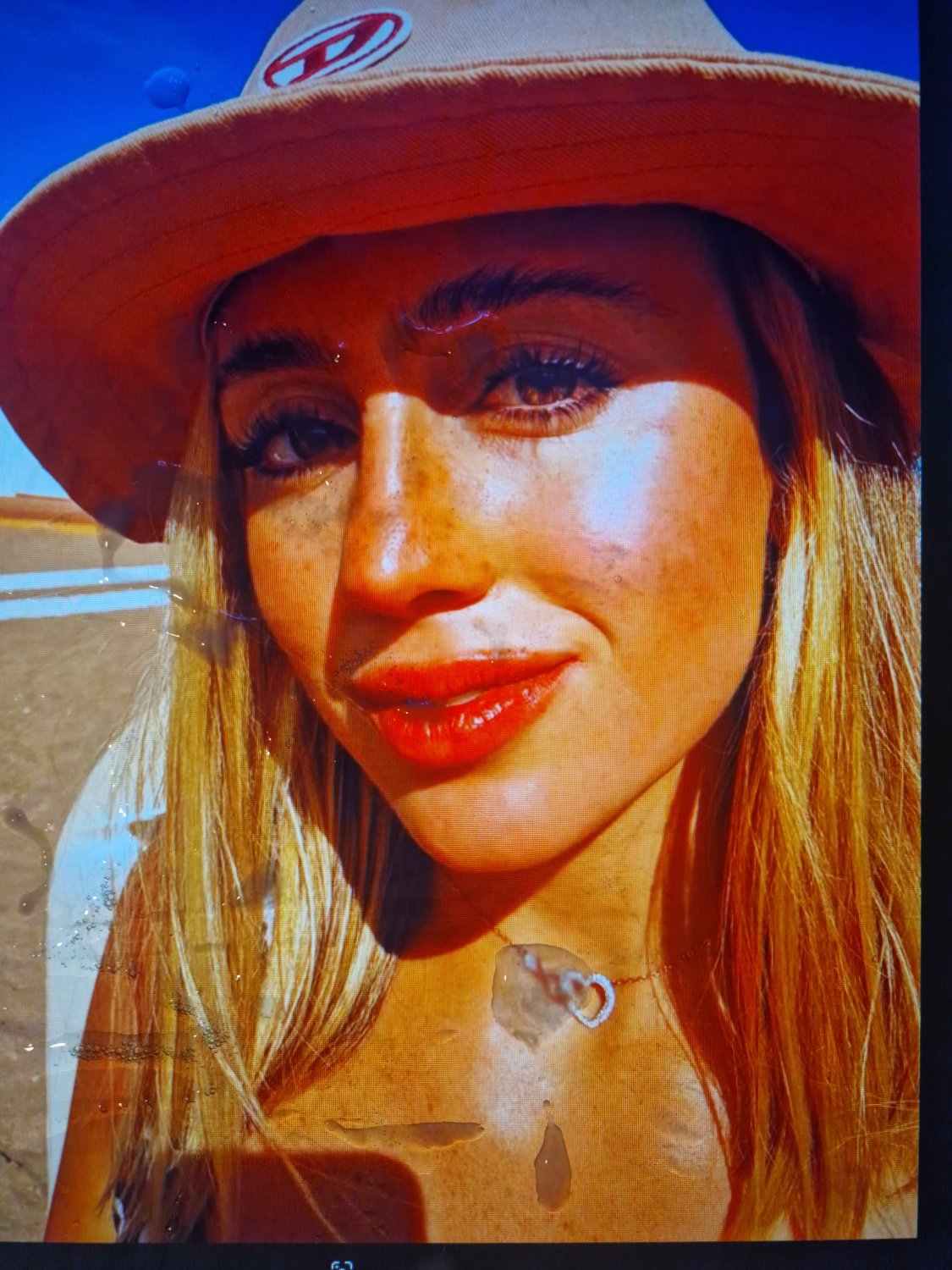 Cumtribute homenaje Morena Beltrán. ¡Le lleno la cara de leche y le escupo por puta, zorra sacaleche #03Jv3xJt