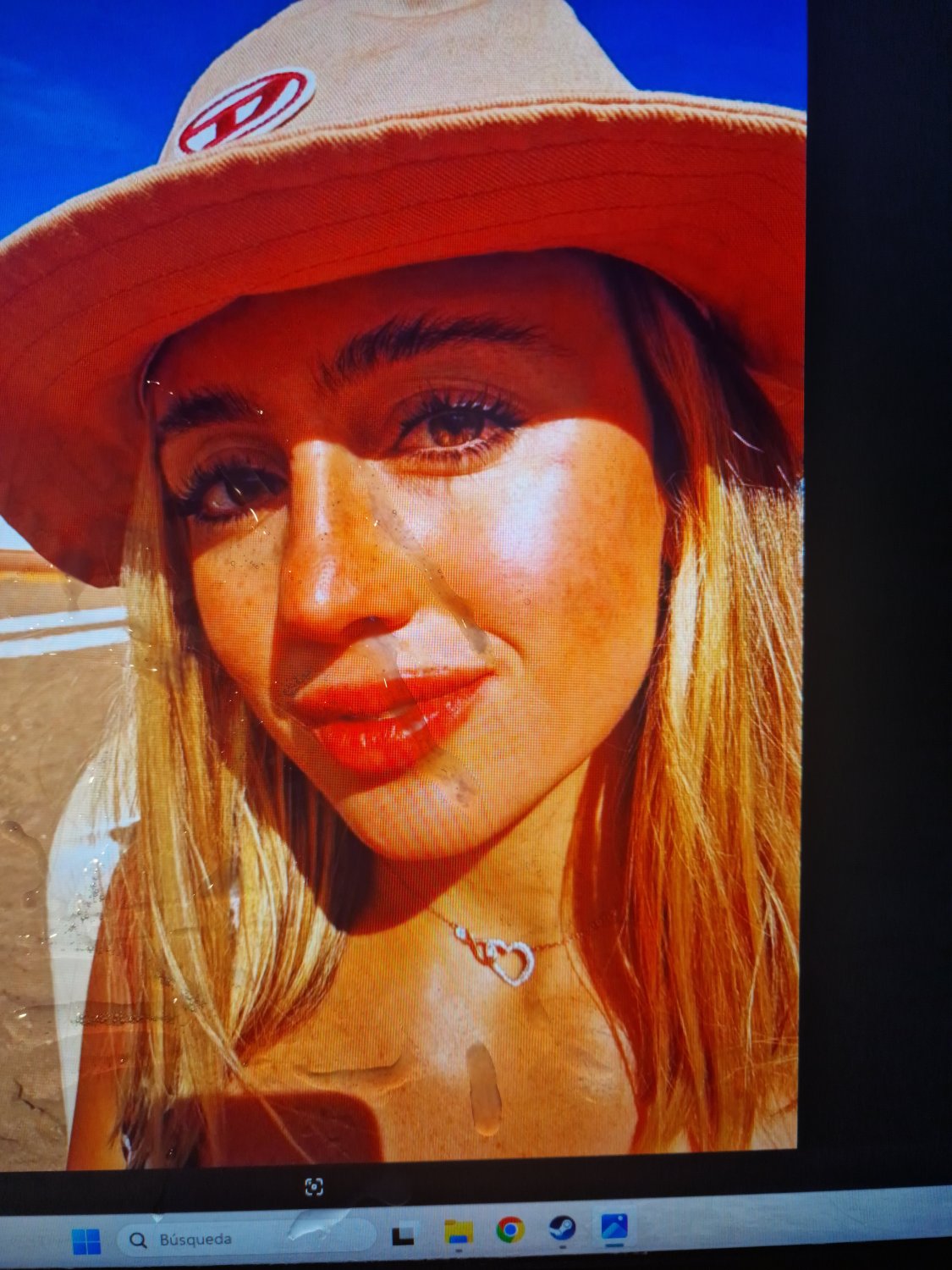 Cumtribute homenaje Morena Beltrán. ¡Le lleno la cara de leche y le escupo por puta, zorra sacaleche #iK0ImCQv