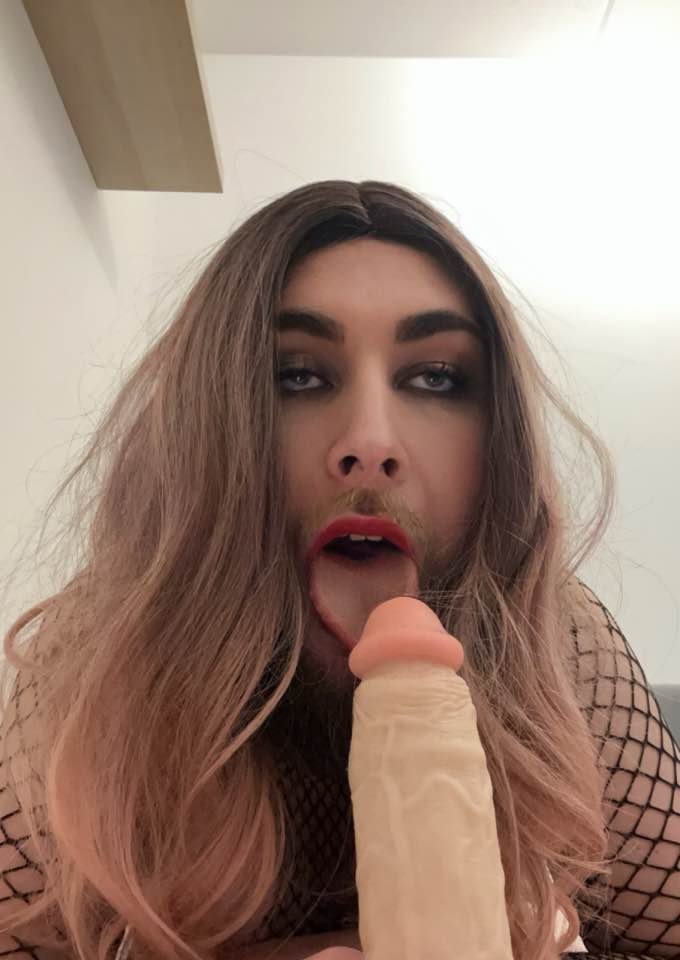 SisssygirlJane03 wants to be exposed again! Kik her for more 😉 #IAwha0Wh