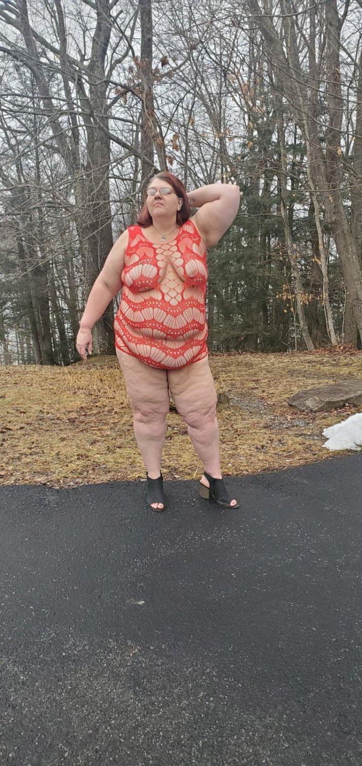 One sexy cougar #z54KVBvP