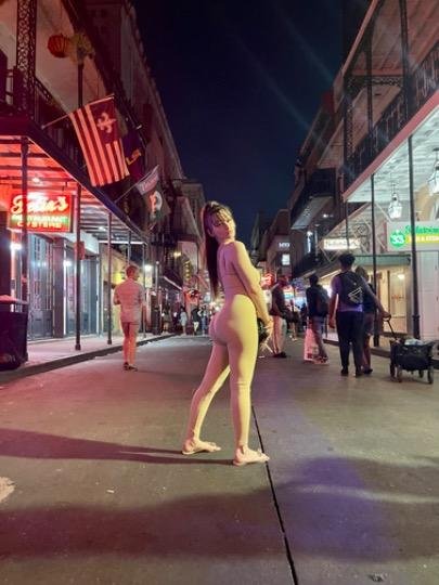 Slim and Sexxy Brunette Chanel #cDQCp7C9