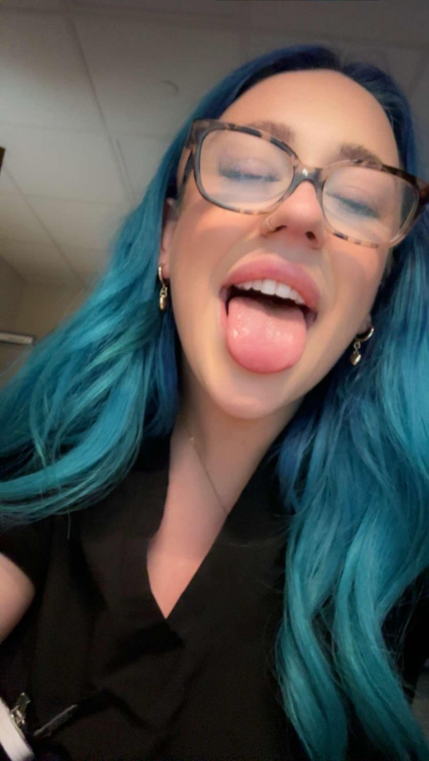 Looking for cock and cum tributes for my irls! Hmu on KIK br897 or here #pyUNwhFU