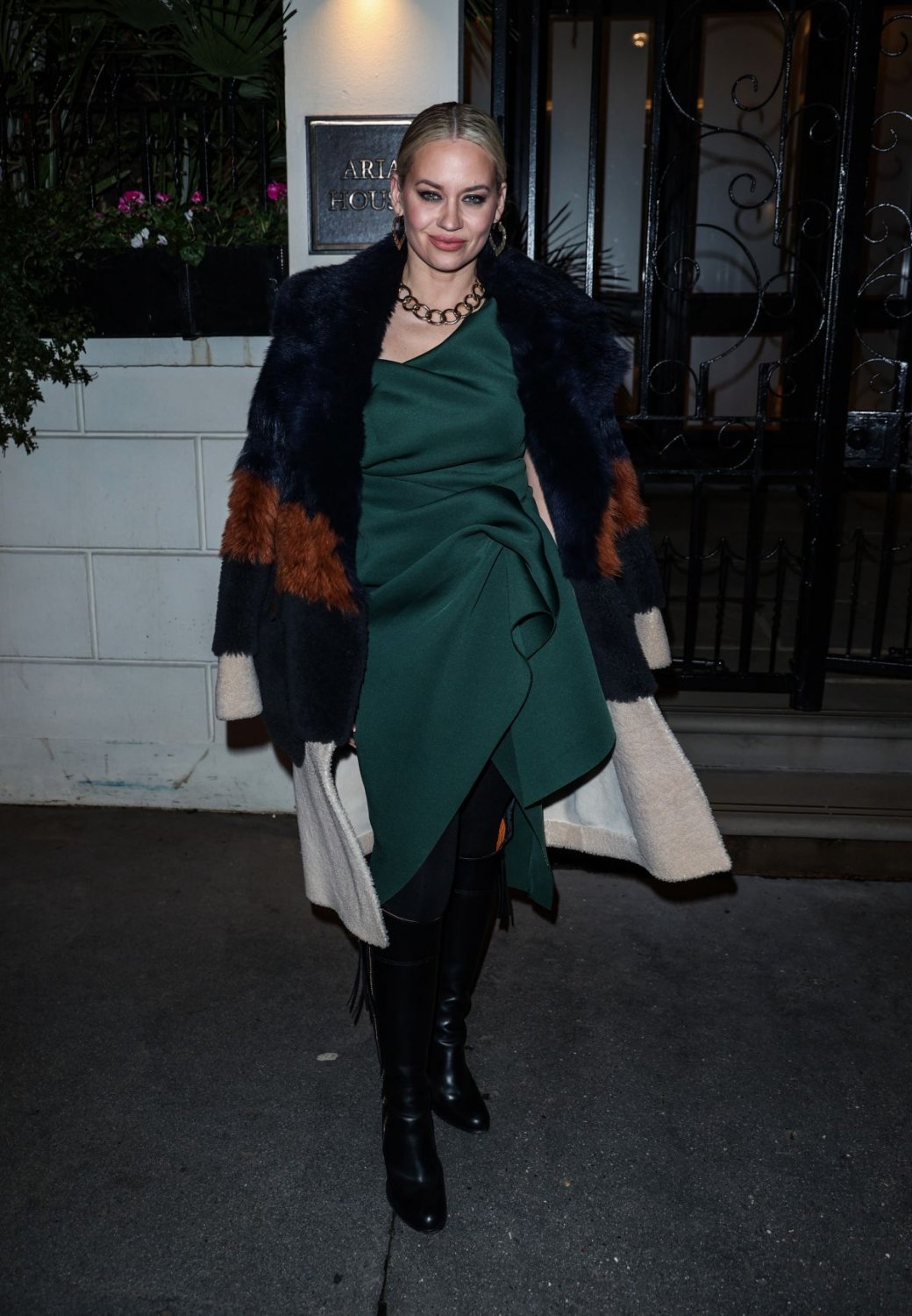 Misc Celebs - Boots and Leather #bsDJIPfm