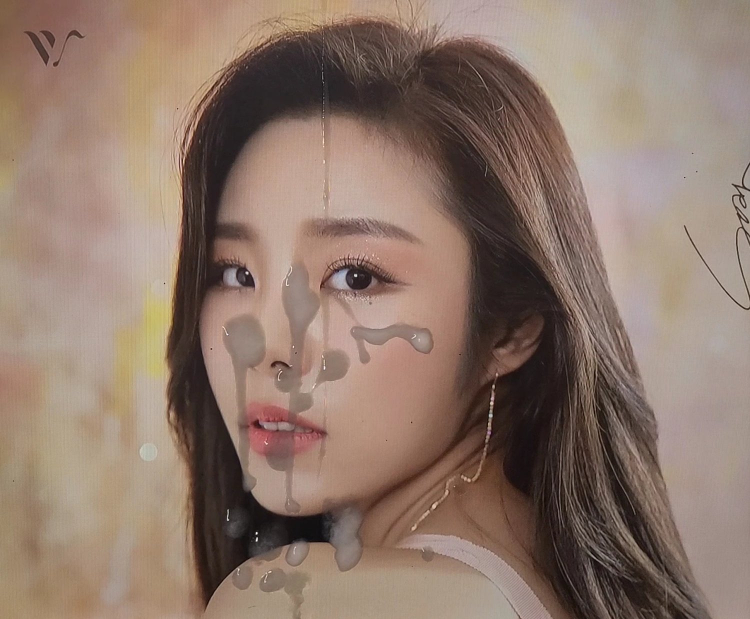 Ruining wheein's makeup with my cum #cYx1f1VG