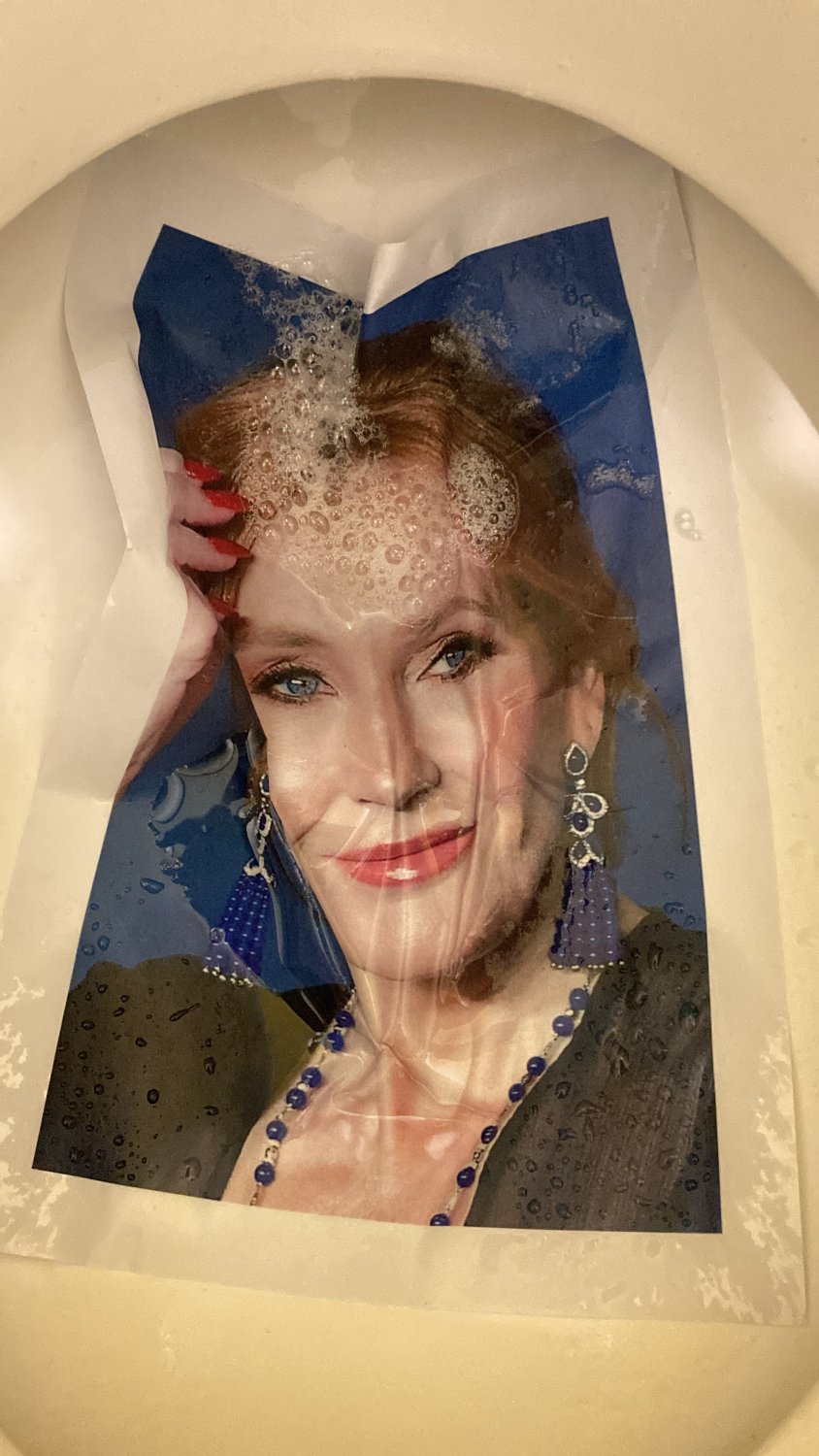 Pisstribute on J.K. Rowling #aDG0eewq