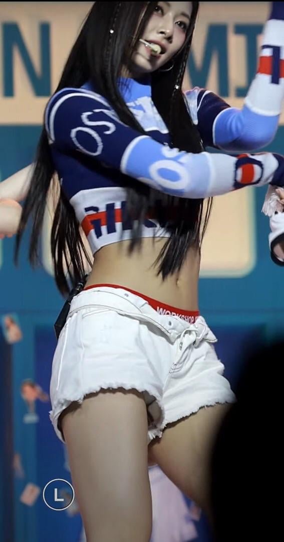 Tzuyu (Twice) Pictures 1 📷 #DUWbpQf8