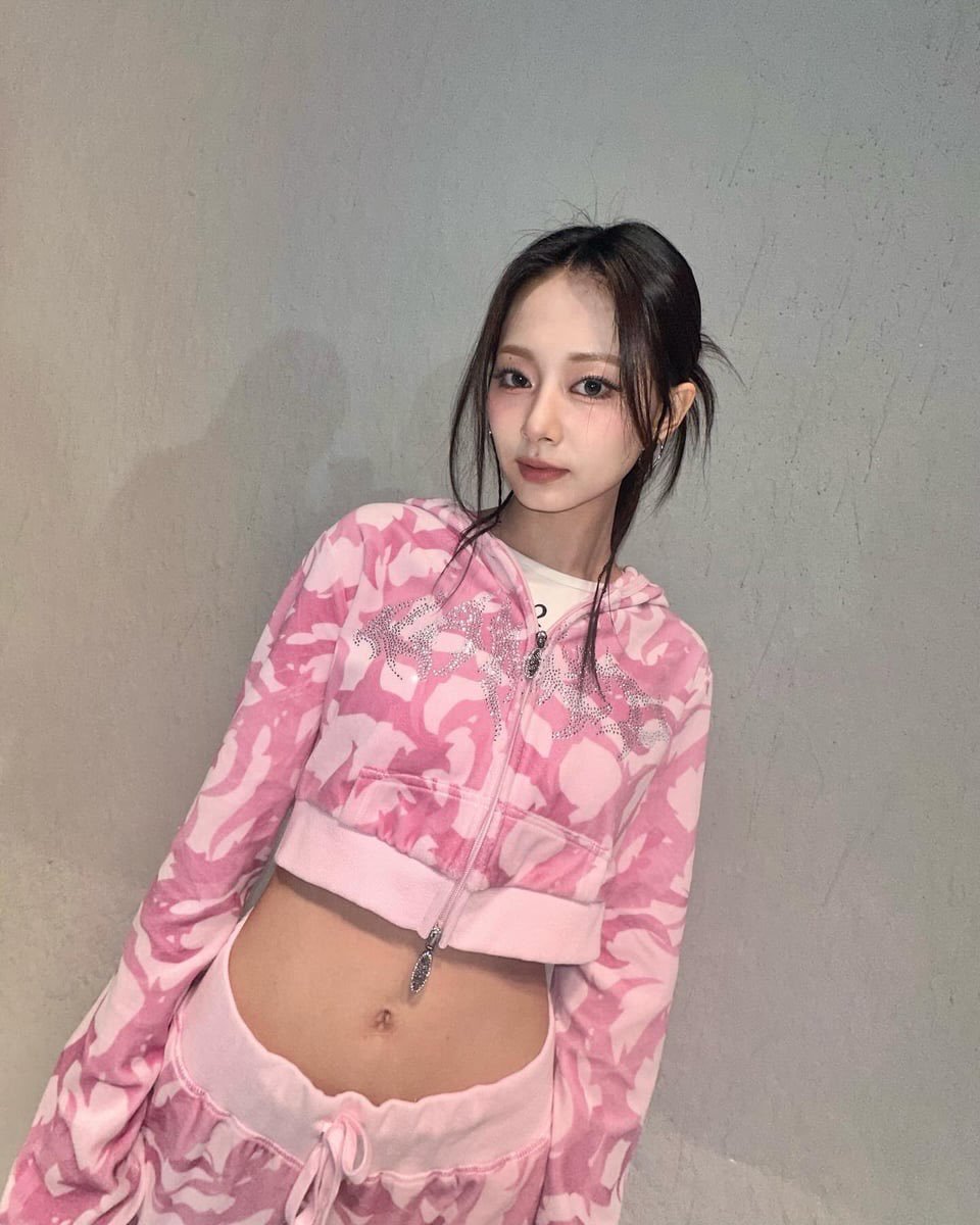 Tzuyu (Twice) Pictures 1 📷 #cWyHlnlI