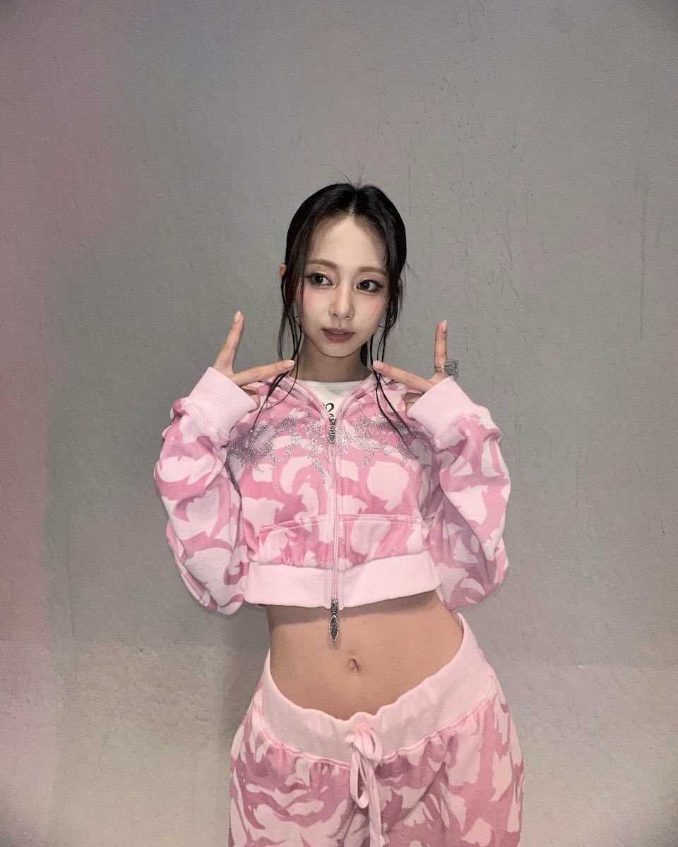 Tzuyu (Twice) Pictures 1 📷 #d0zWl61K