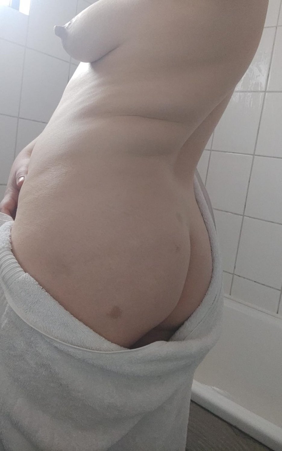 My hotwife showing her huge ass #rQ3Cj9cs