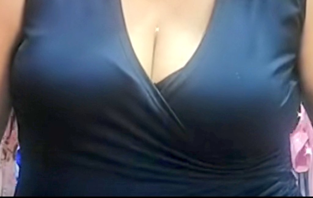 Mi tía rica, ¿les gustaría q le haga un tributo? #y6YQGitr