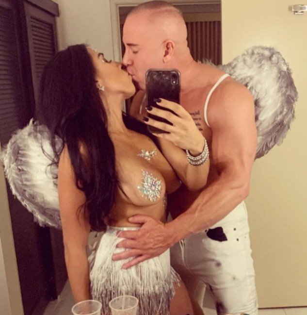 Cuck's Wife Belongs to the Internet #VJUOZLPl