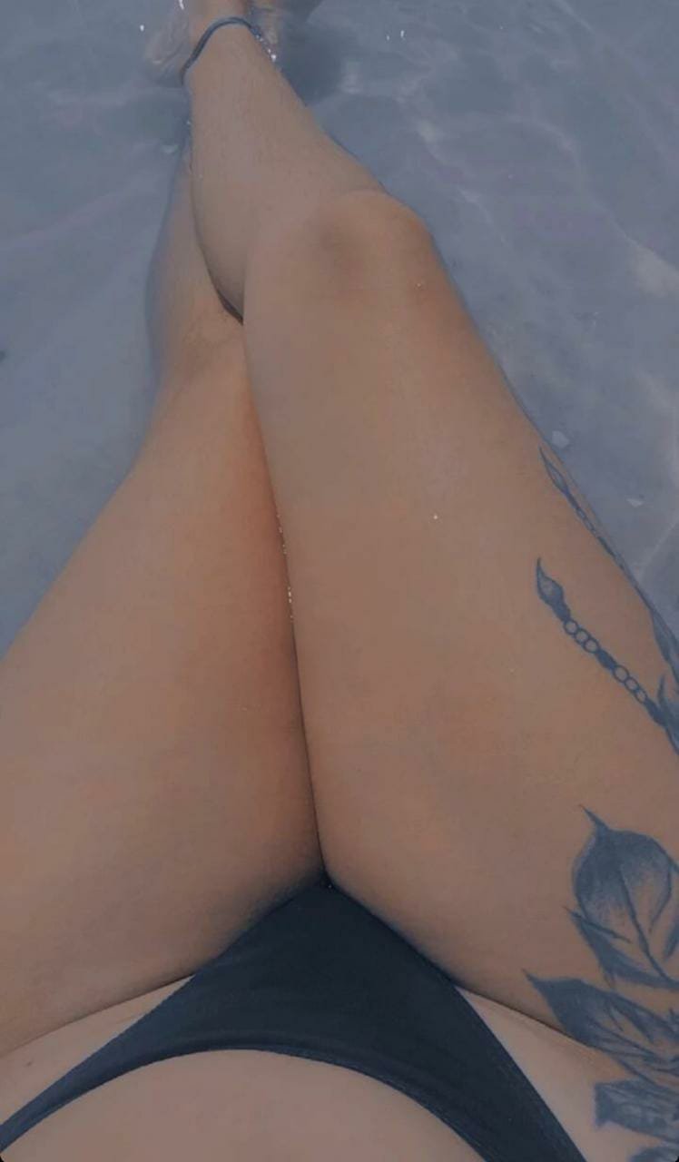 Olha como ela exibe o corpo #NMZHep6w