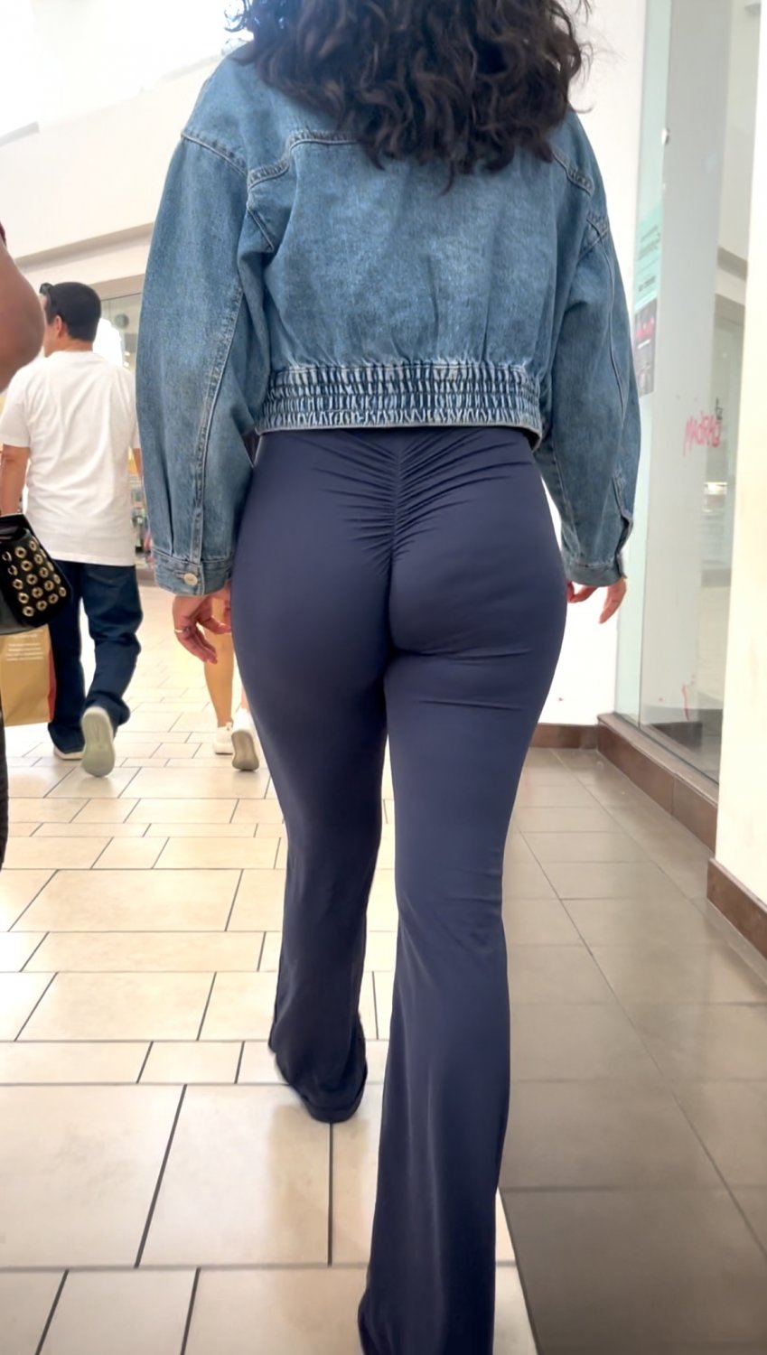 candid curly haired big ass slut #JsplhY45