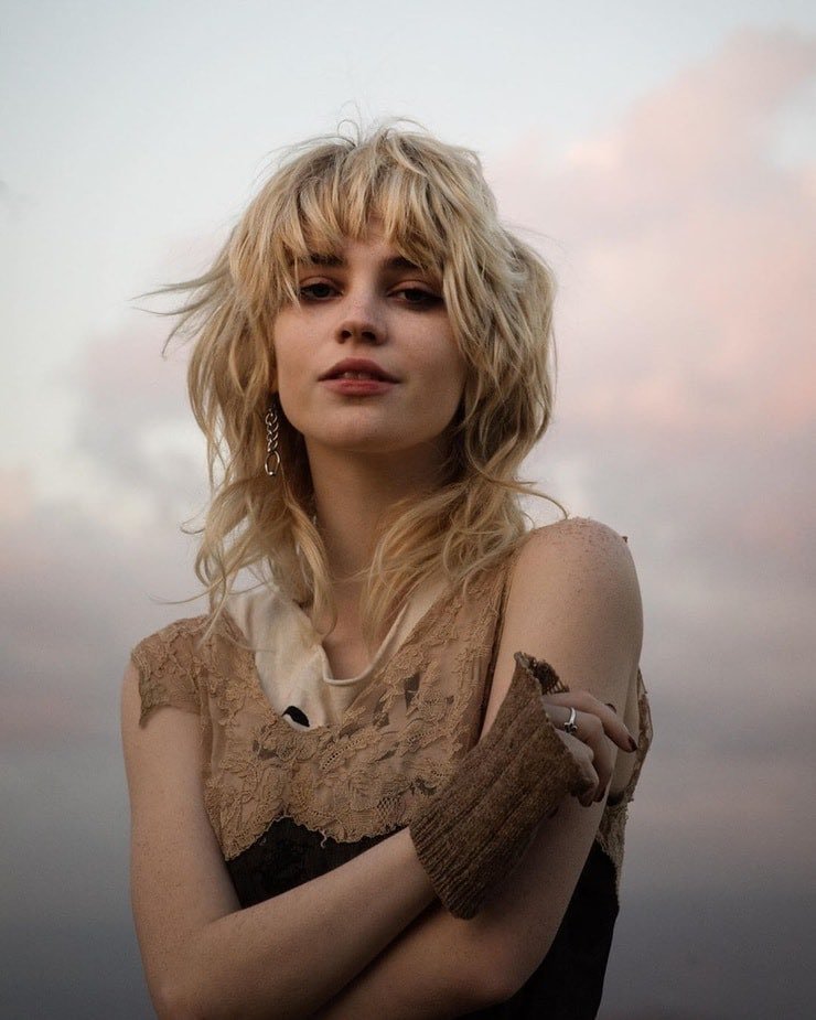 Sophie Thatcher face #FPfEhugi