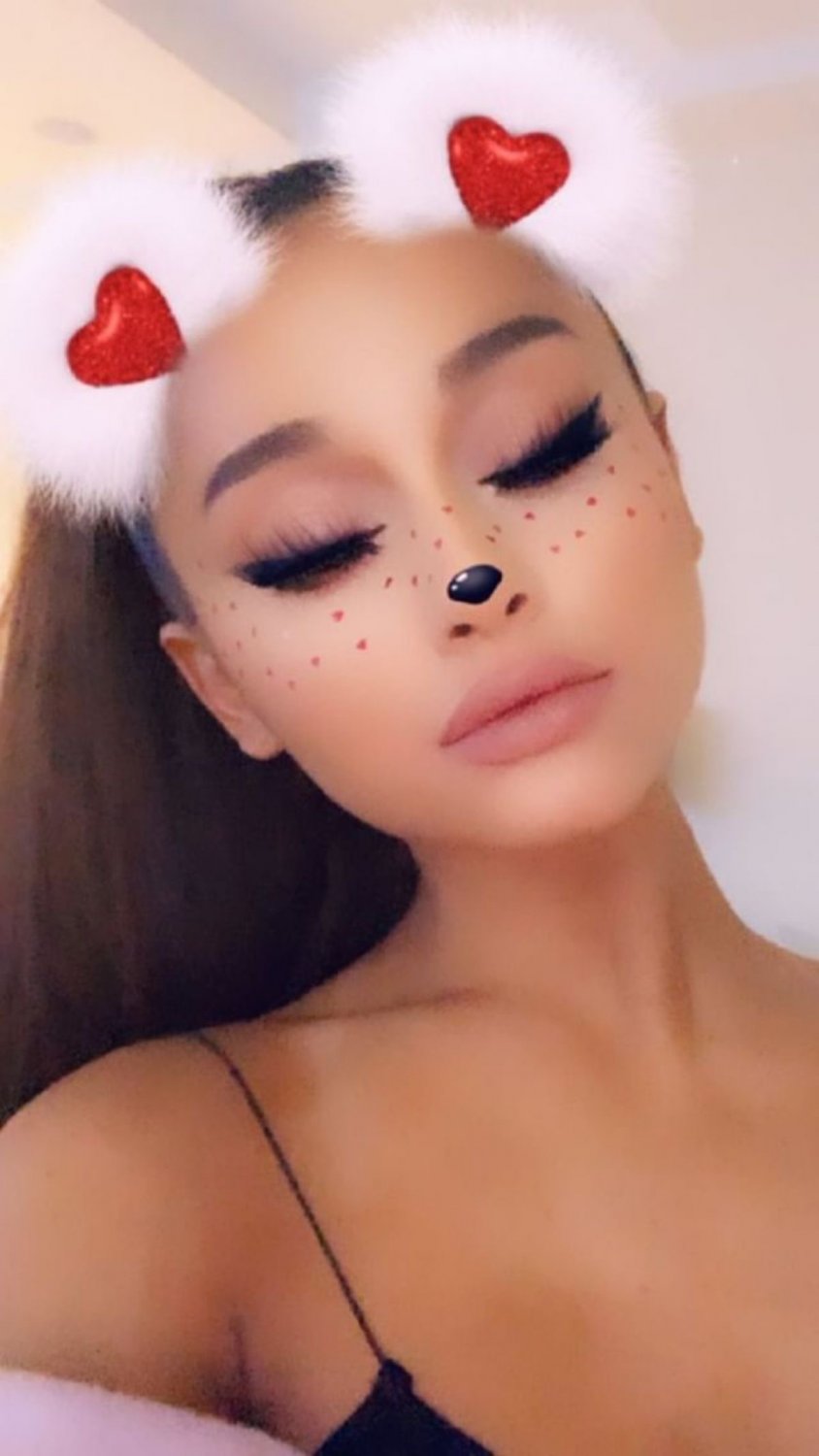 Addicted to Ariana Grande’s face porn.. 🫠💕 #OK6pF0cG