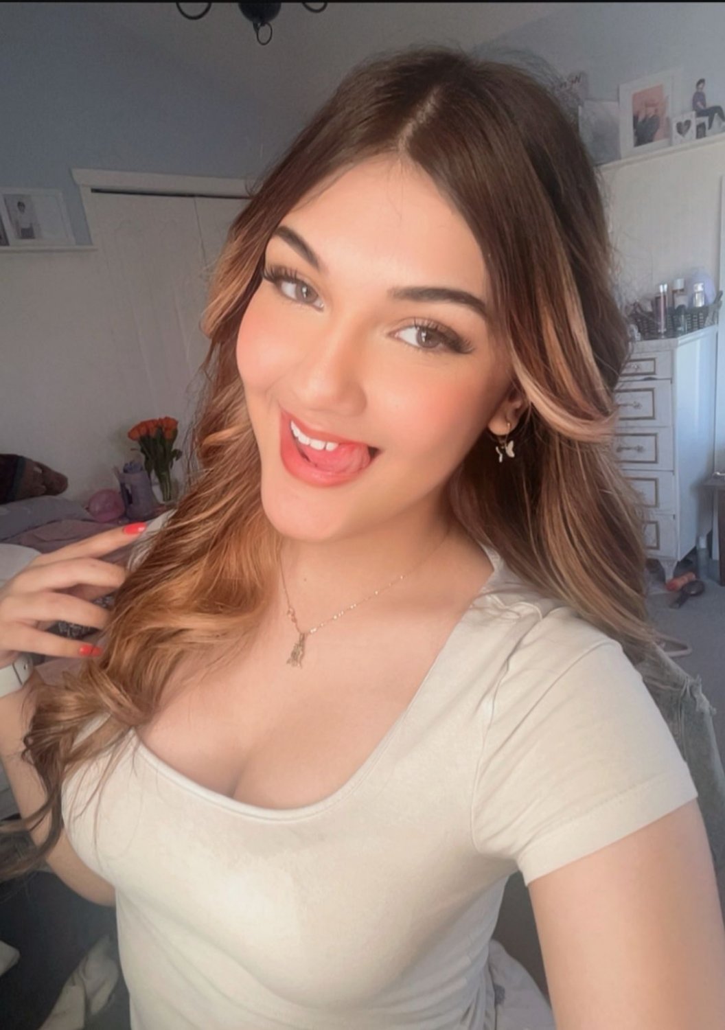 Mi novia. (Intercambios al dm) #3eA3wZ5W