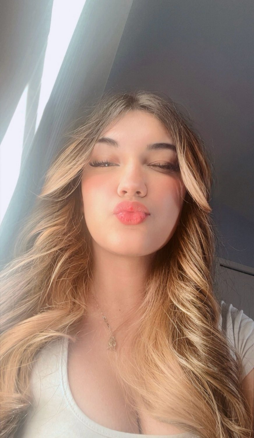 Mi novia. (Intercambios al dm) #DgCPQKBc