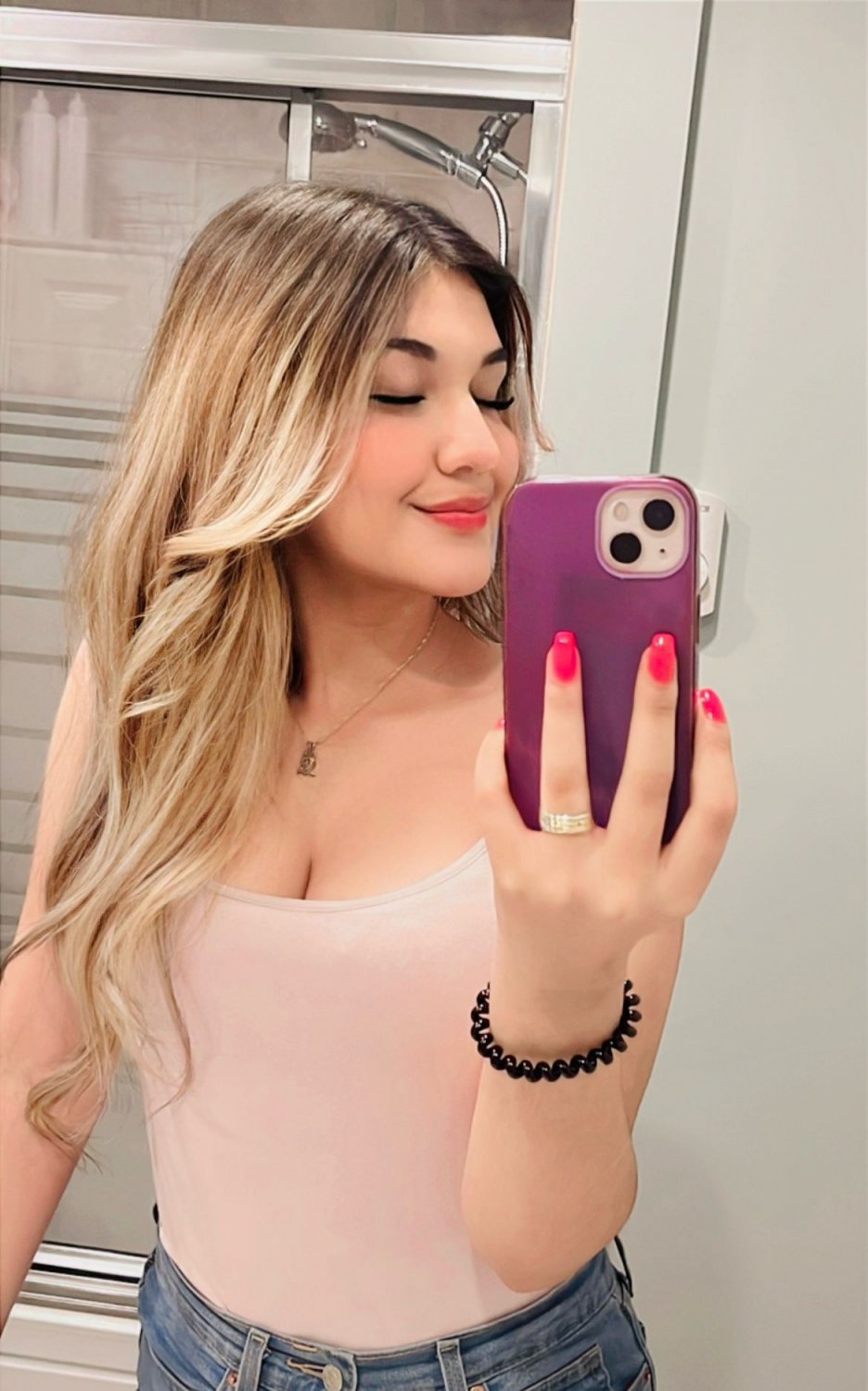 Mi novia. (Intercambios al dm) #FZgnUFKo
