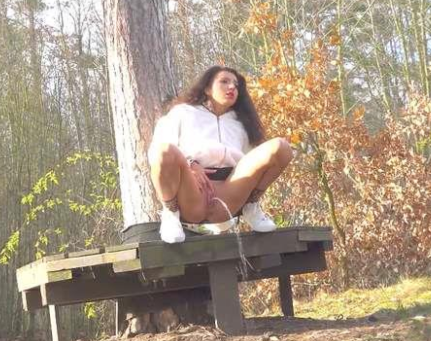 Outdoor pissing 26 #rMSjHPQe