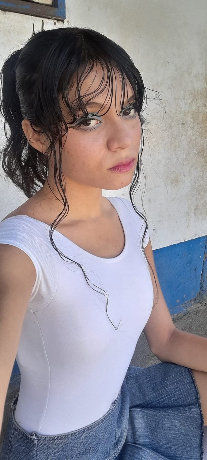 Mas fotos de esta flaquita #KAtbz0Oy