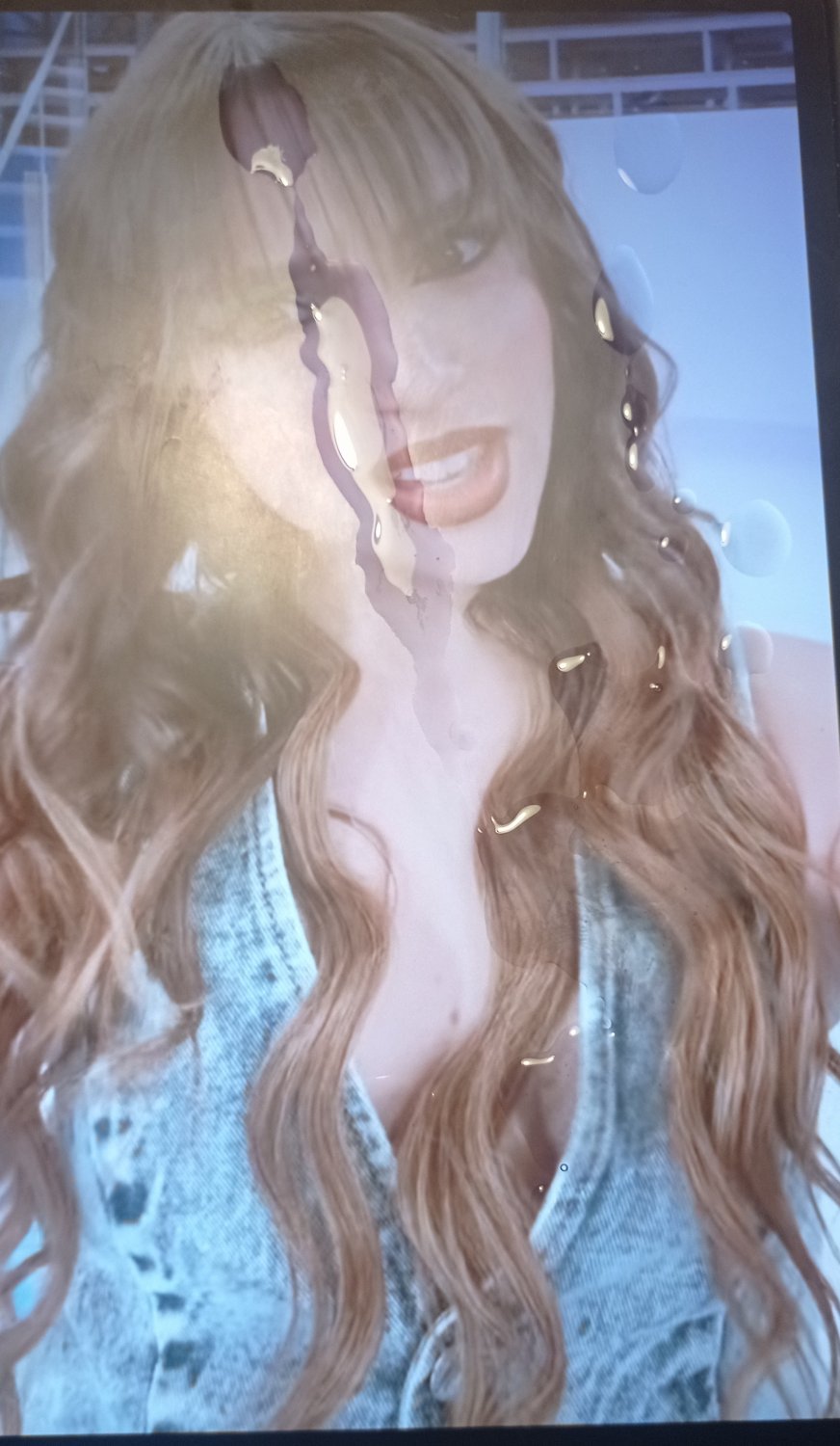 Sarah Toscano cum tribute, viso e corpo sborrato #FyZnNzw9