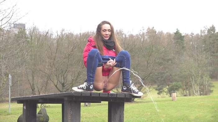 Outdoor pissing 27 #ZuS99aF0