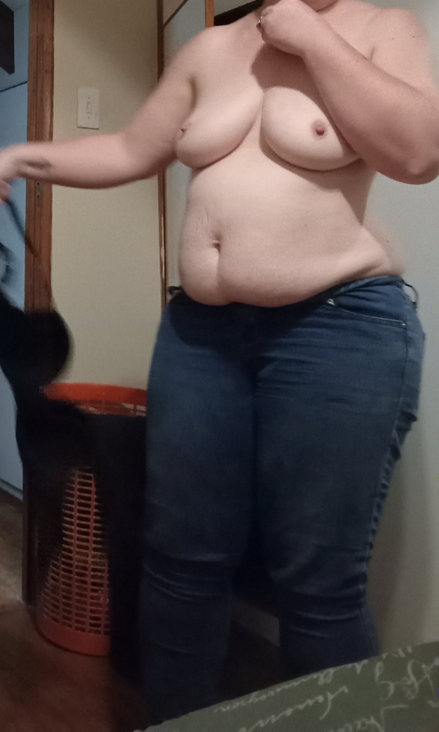 Unaware random pics of the misses.would you be able to not touch? #IAUd5uWr