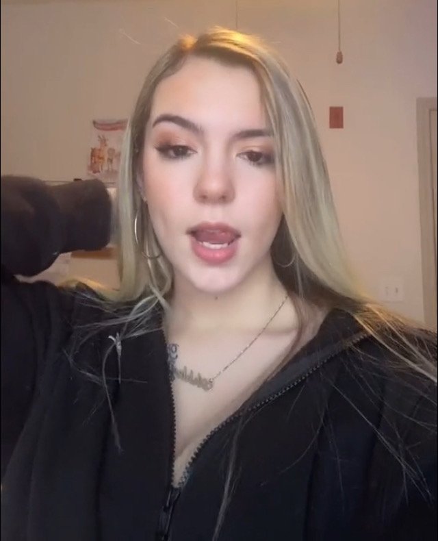 Ashley submitted by cuck. Message to submit your sluts #CieIewU9