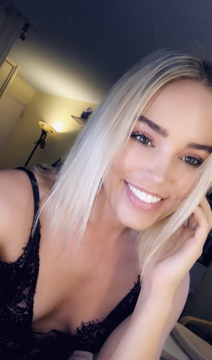 Teen blonde selfie nude #0xHoRJoM