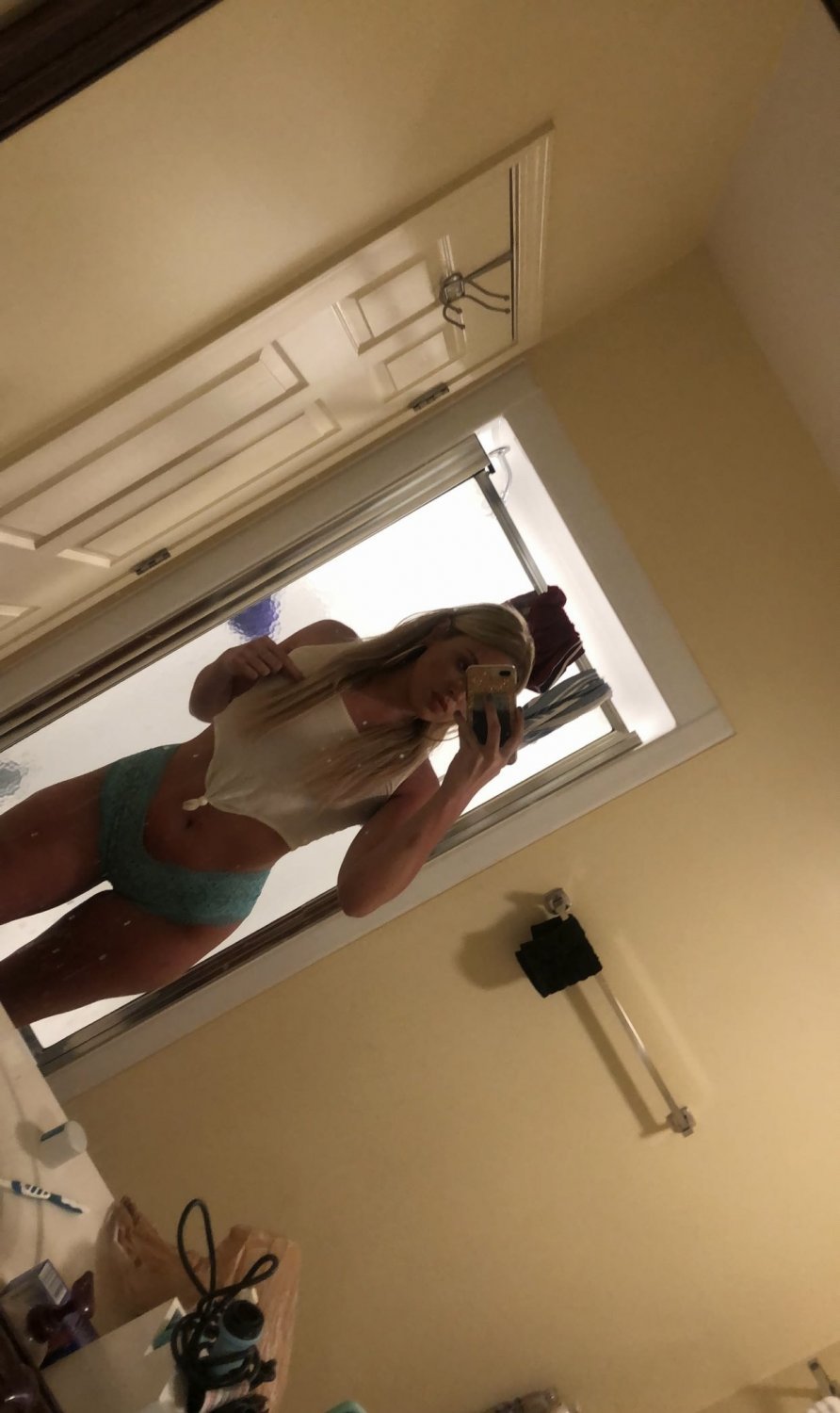 Teen blonde selfie nude #hnDp1S62