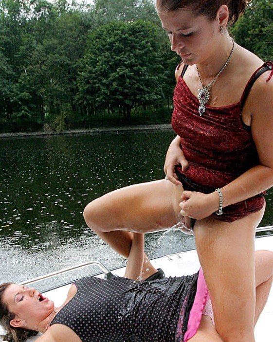 Lesbian pissing 56 #4bC9QmQS