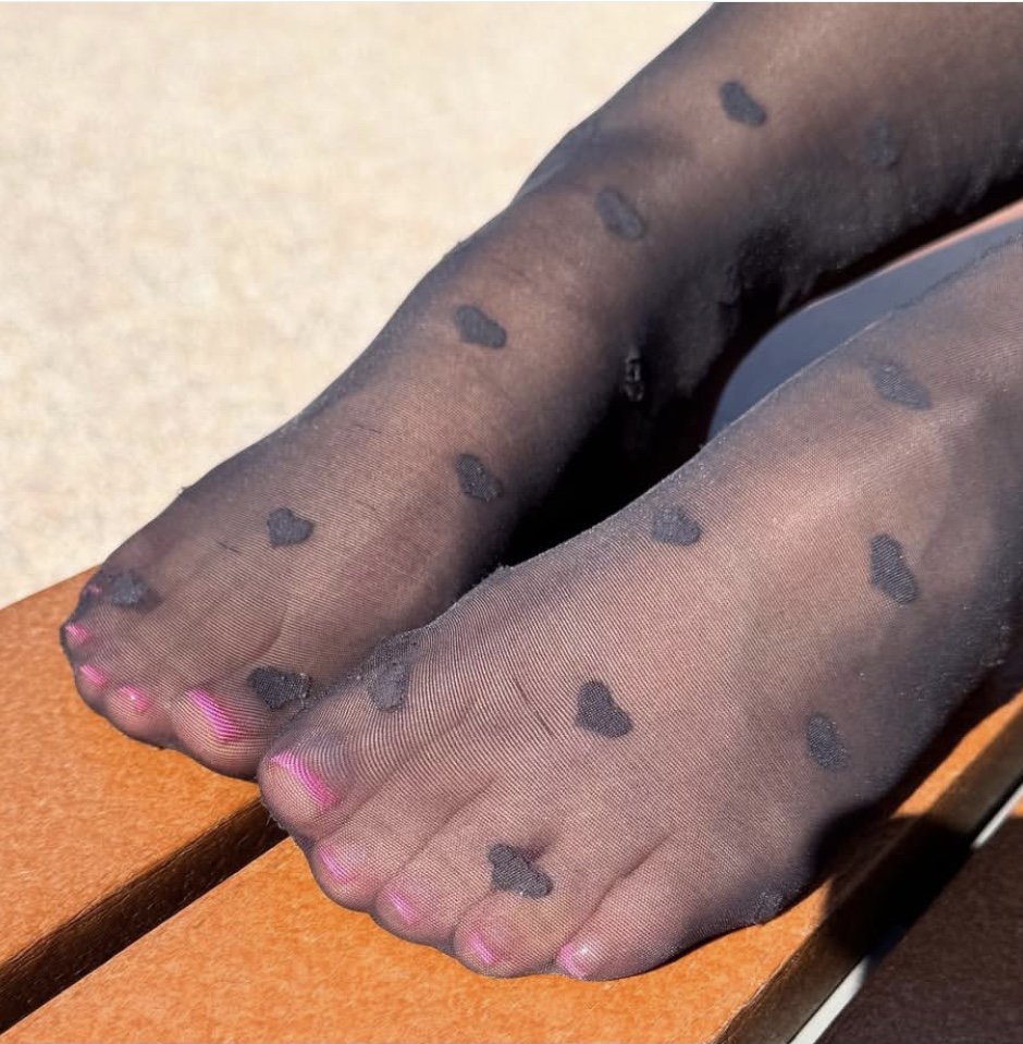 Stinky Nylon Feet 111 #WxgdbBIA