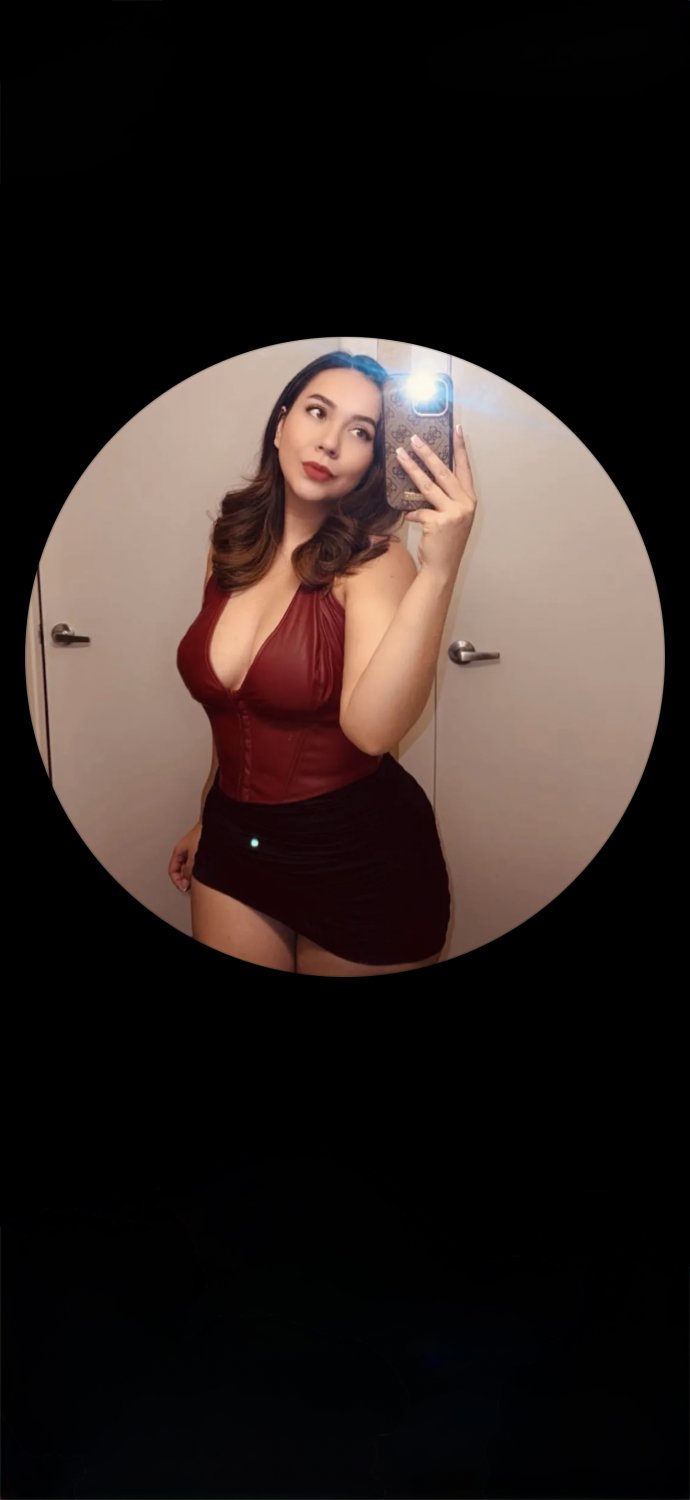 Carol with a phatty 🍑 #IwfBK7xo