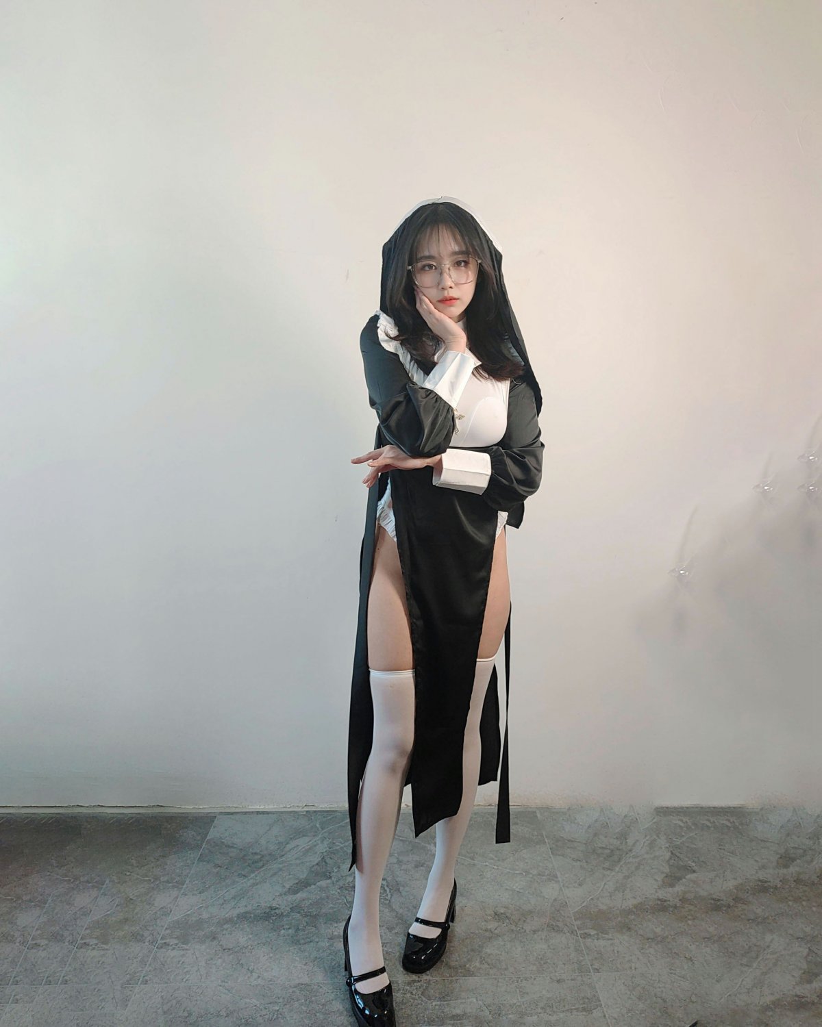 Ceason Photography - Nun #2AkIiY3T