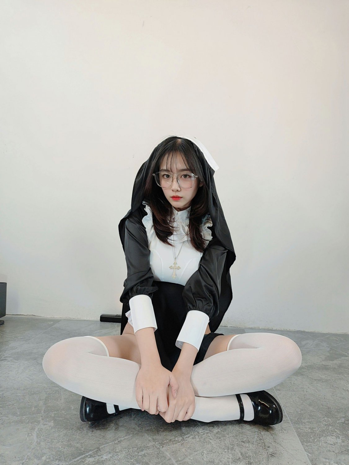 Ceason Photography - Nun #BoR4SlGf