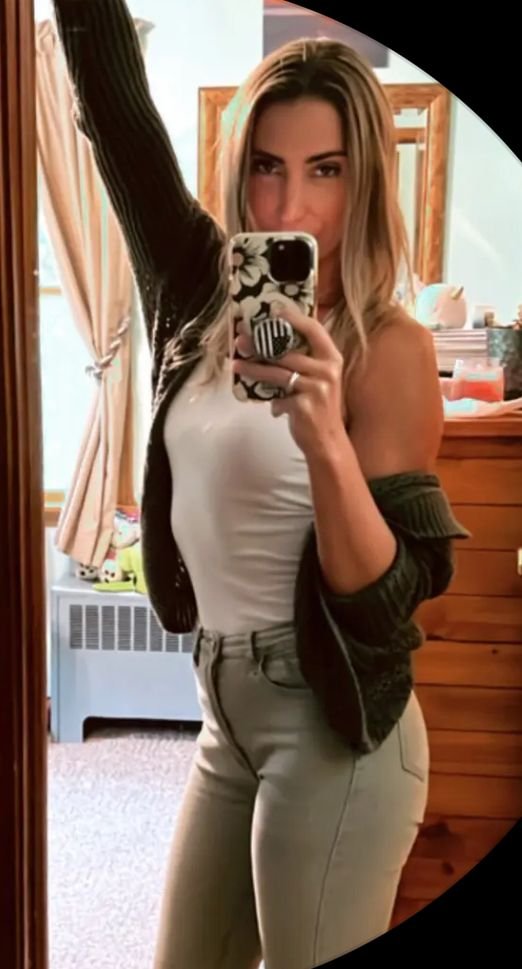 Husband shared wife’s pics now she’s a web slut #V2A4a0X2