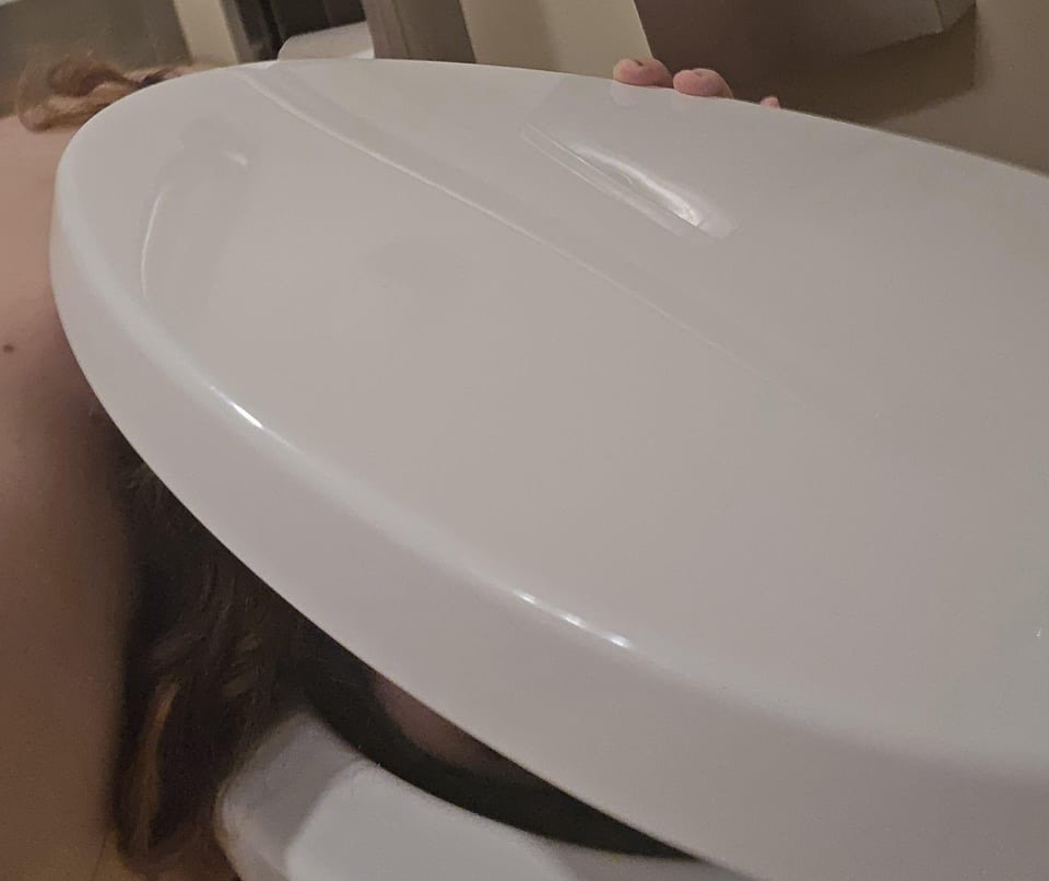 Help this Reddit Toilet pig go famous save and repost Her #jT3pN060