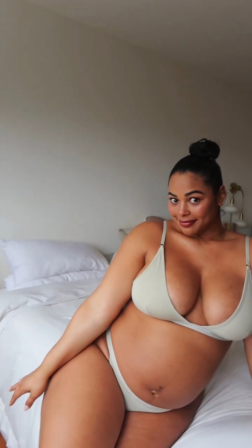 Pregnant Tabria Majors #ApcvC7Va