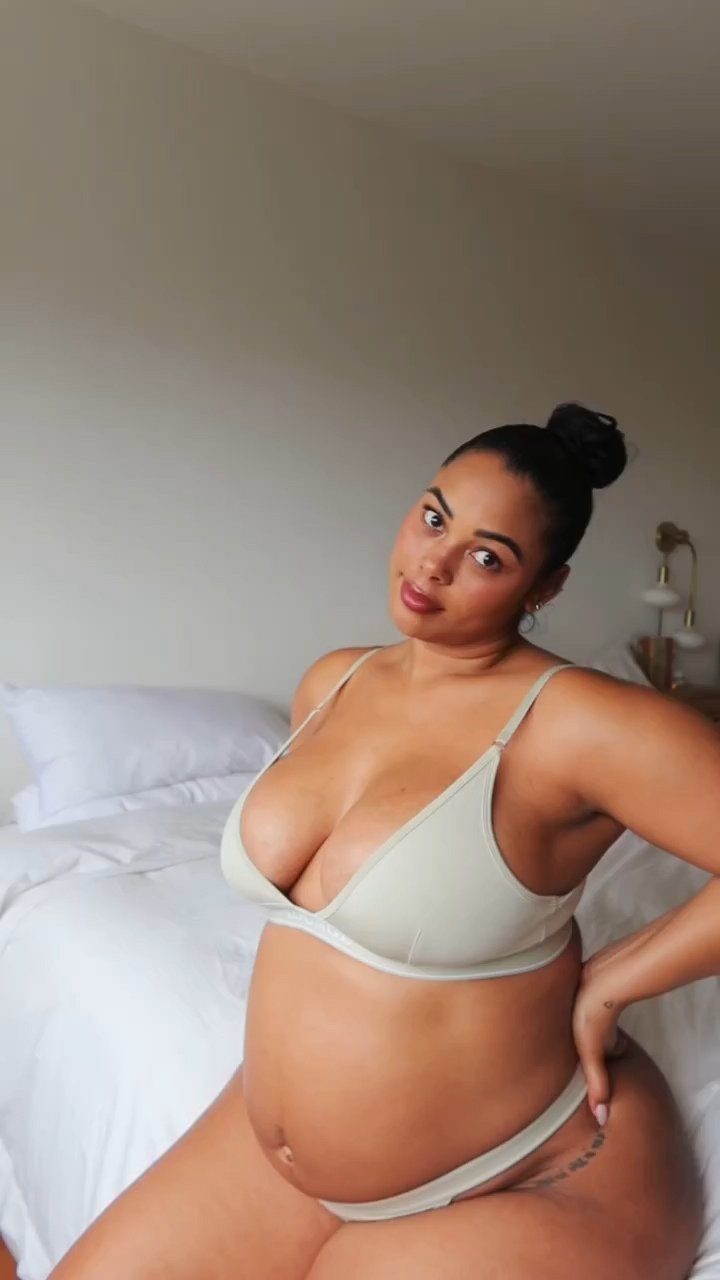 Pregnant Tabria Majors #ELs9pz4a