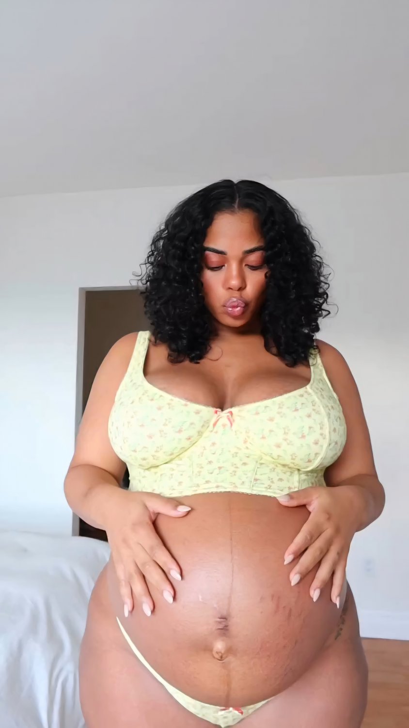 Pregnant Tabria Majors #fg5LnNs9