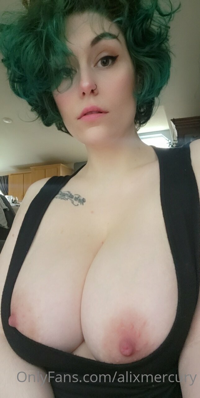 Huge titties on this lady model -∀lᴉxɯǝɹɔnɹʎ #F1aUHcoE