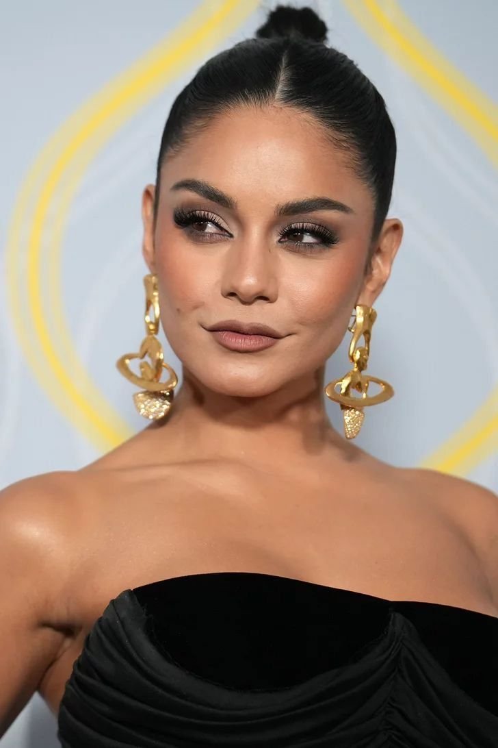 Wank bank (26). Vanessa Hudgens. #EYkOVE3f