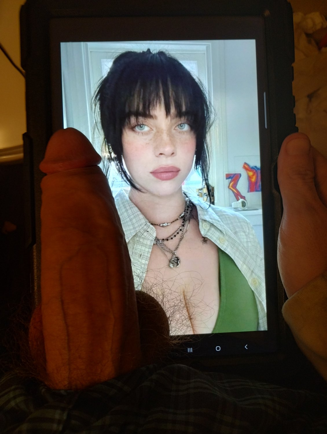 Billie Eilish tributes #1QeG4zOX