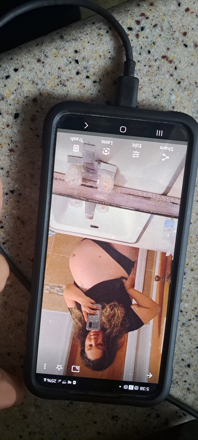 She left her phone unlocked #MkiKEnaX