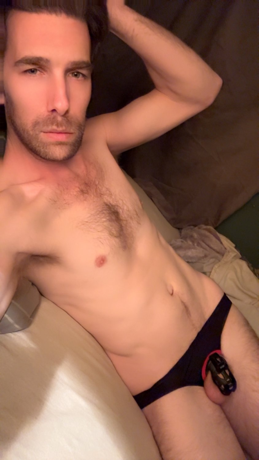 Abstinence story. Days with no cum only edging and leaks: 90 Today, big leak. Still edgin, to follow #keH09eR8