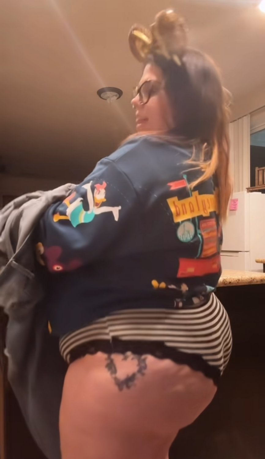 Random chicks #cXir0P7g