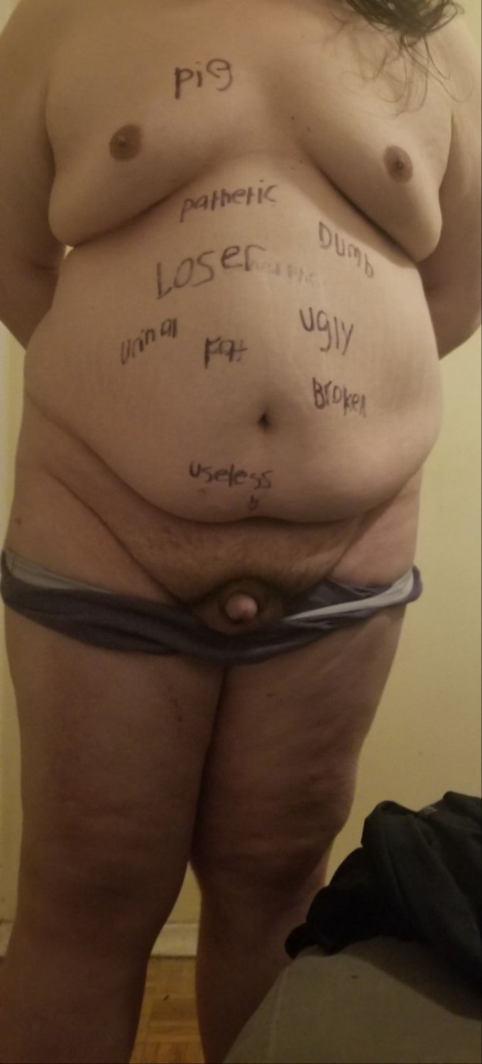 Twitterpig @fatloserpiggy wants attention! #FhNSEQfS