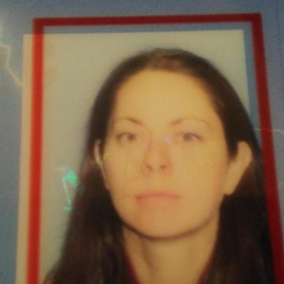 Jennifer wants to get into modeling #HVBJ7WMQ