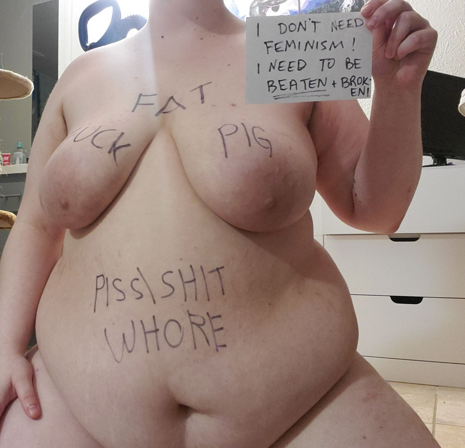 Saggy fat hogslut loves toilets #Njo84TPc