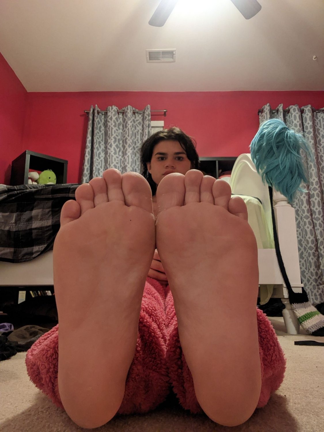 Feet slut #f4YG6kgV